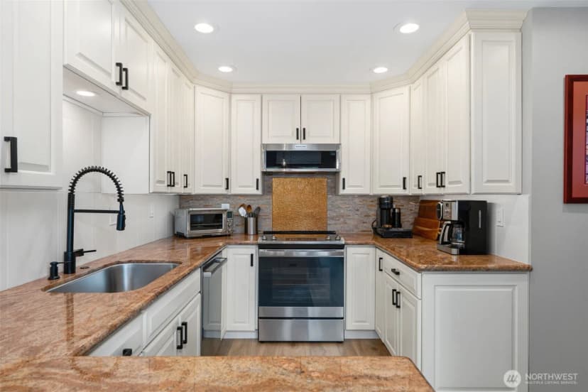 Property photo for 6300 Sand Point Way Ne #306, Seattle photo 11