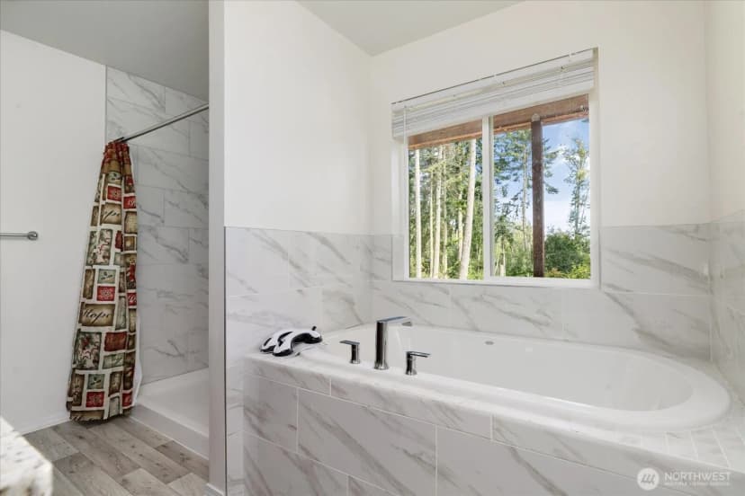 Property photo for 1012 Star Flower Road, Oak Harbor photo 12