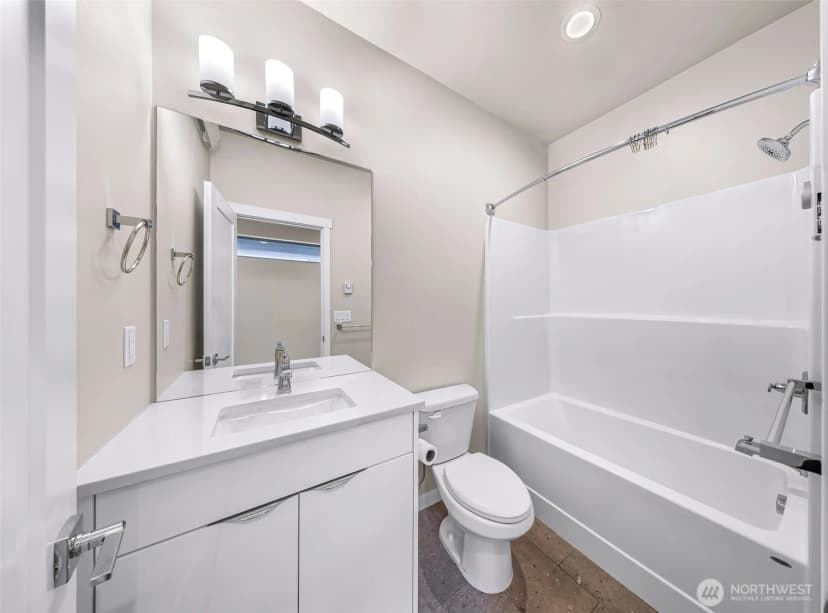 Property photo for 921 Sunseeker Lane, Bellingham photo 7
