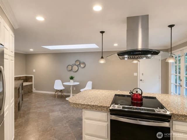 Property photo for 15222 Se 48th Drive, Bellevue photo 4