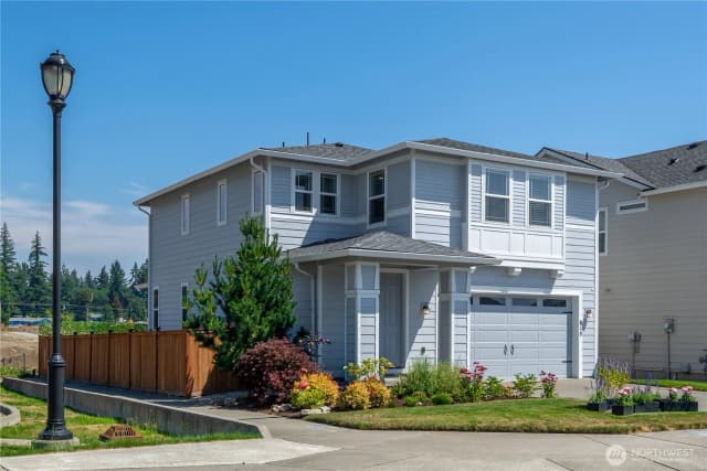 Property photo for 810 Burwood Street Se, Lacey photo 2
