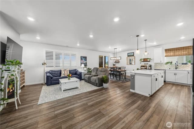 Property photo for 810 Burwood Street Se, Lacey photo 5