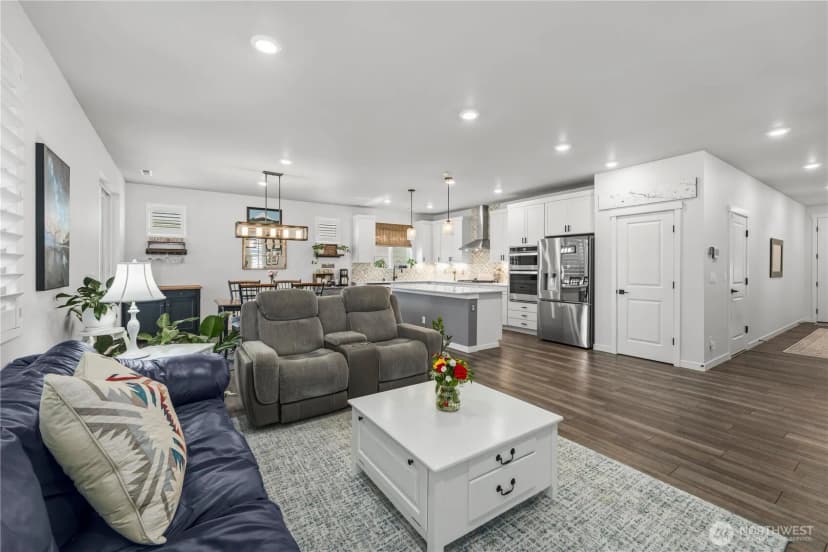 Property photo for 810 Burwood Street Se, Lacey photo 8