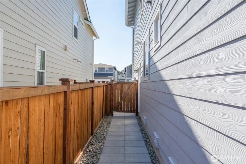 Property photo for 810 Burwood Street Se, Lacey photo 35