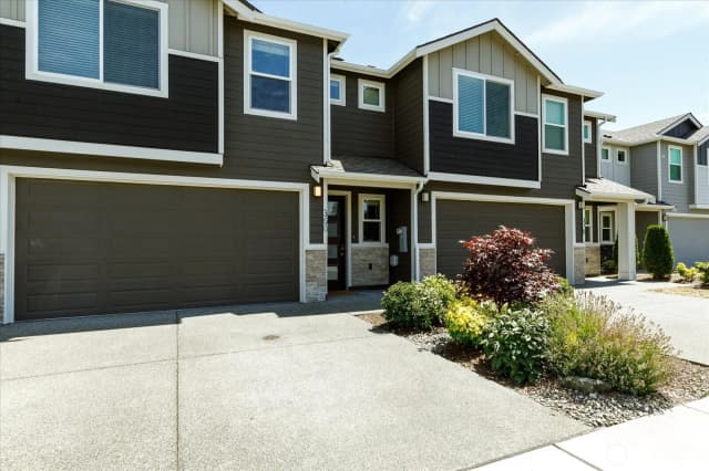 Property photo for 360 Sw Ballast Way, Oak Harbor