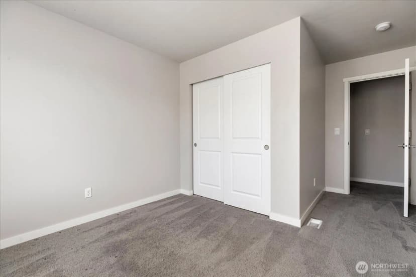 Property photo for 360 Sw Ballast Way, Oak Harbor photo 24