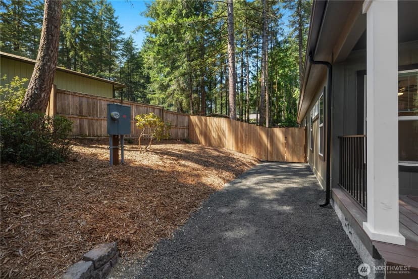 Property photo for 10 E Barnsby Place, Shelton photo 25