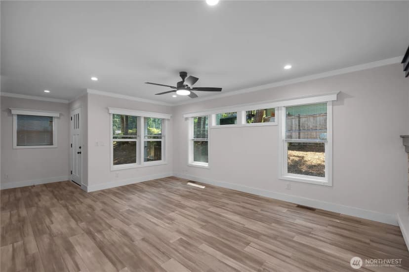 Property photo for 10 E Barnsby Place, Shelton photo 4