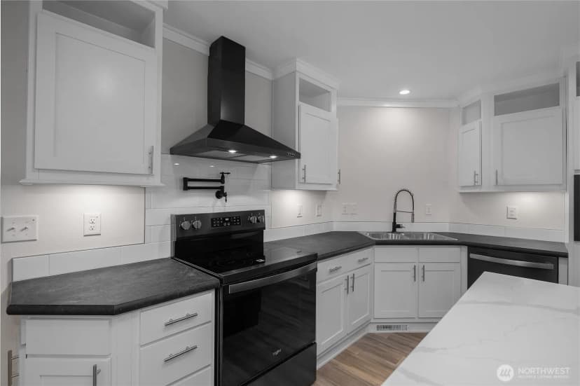 Property photo for 10 E Barnsby Place, Shelton photo 7