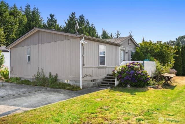 Property photo for 905 Carriage Ct #14, Sedro Woolley photo 2