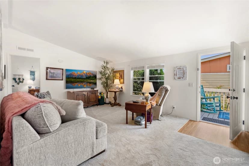 Property photo for 905 Carriage Ct #14, Sedro Woolley photo 4