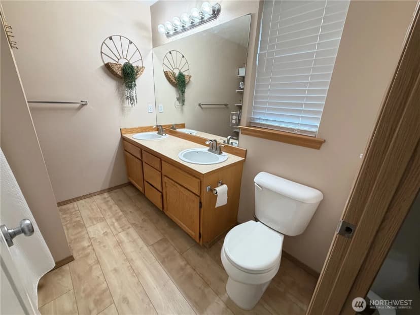 Property photo for 1709 Silver Lake Road, Everett photo 26