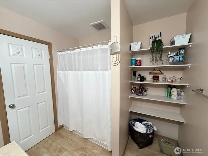 Property photo for 1709 Silver Lake Road, Everett photo 27