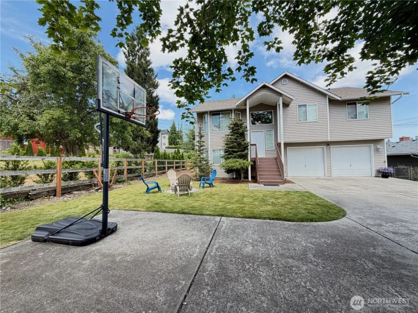 Property photo for 1709 Silver Lake Road, Everett photo 3