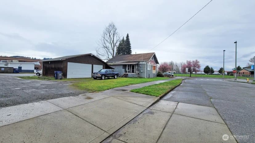 Property photo for 504 W Main Street W, Auburn