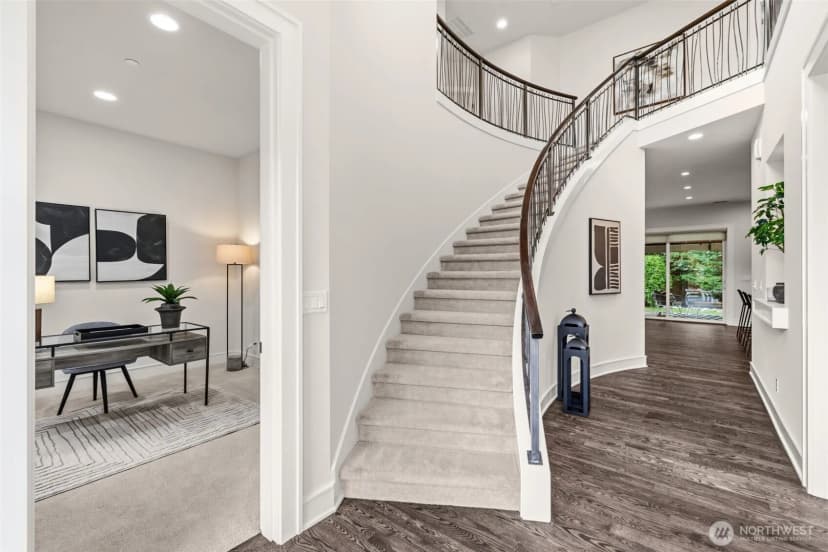 Property photo for 8431 Se 39th Street, Mercer Island photo 3