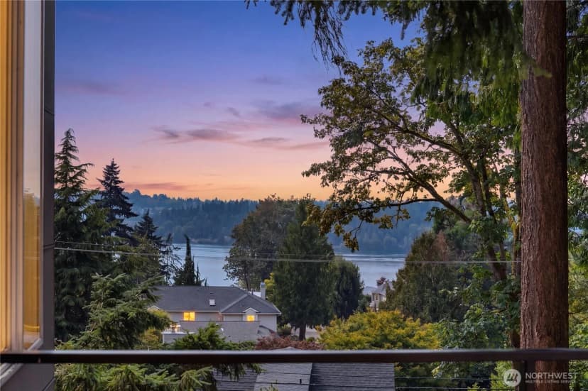 Property photo for 5830 W Mercer Way, Mercer Island photo 2