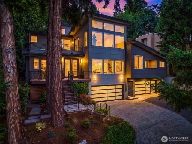 Property photo for 5830 W Mercer Way, Mercer Island photo 4