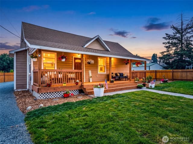 Property photo for 19412 Adams St Nw, Soap Lake