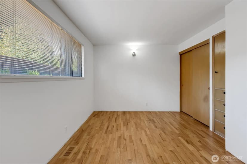 Property photo for 317 S 208th Street, Des Moines photo 11
