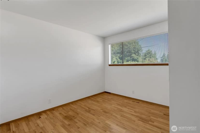 Property photo for 317 S 208th Street, Des Moines photo 15