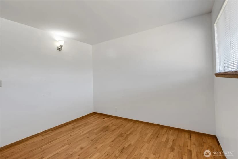 Property photo for 317 S 208th Street, Des Moines photo 14
