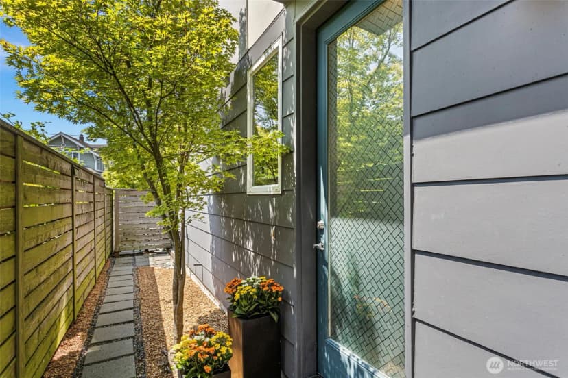 Property photo for 3029 Beacon Avenue S, Seattle photo 5