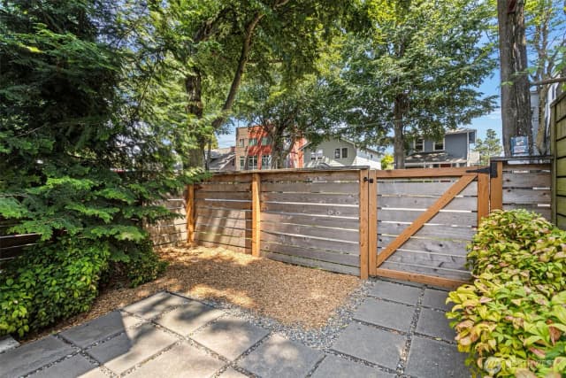 Property photo for 3029 Beacon Avenue S, Seattle photo 4