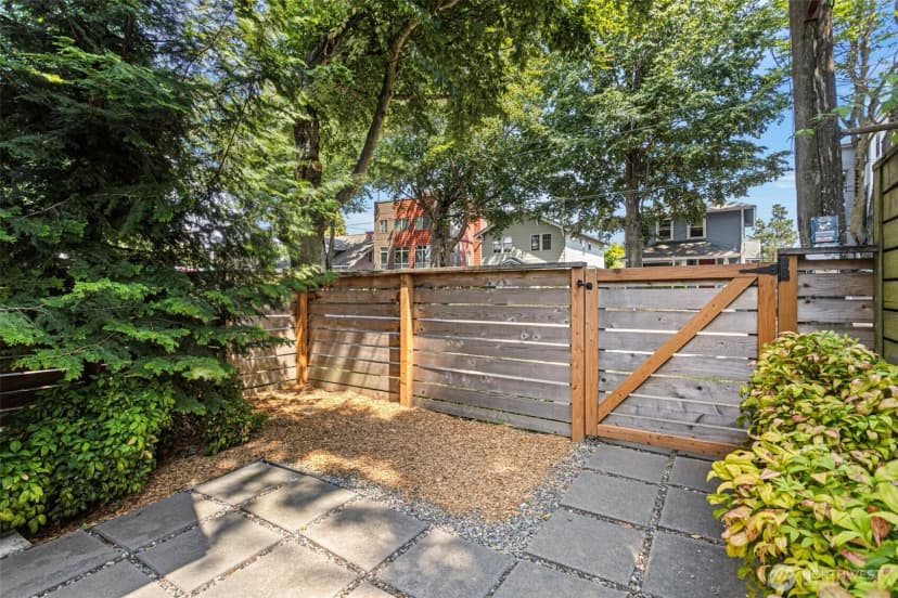 Property photo for 3029 Beacon Avenue S, Seattle photo 4