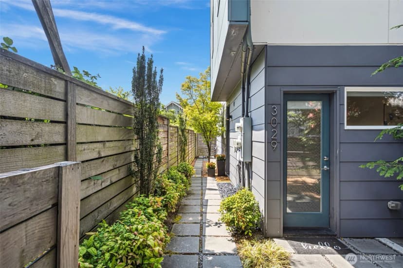 Property photo for 3029 Beacon Avenue S, Seattle photo 2