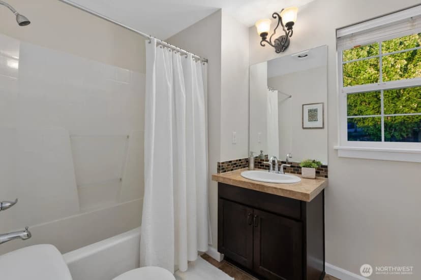 Property photo for 14008 Se 21st Place, Bellevue photo 29