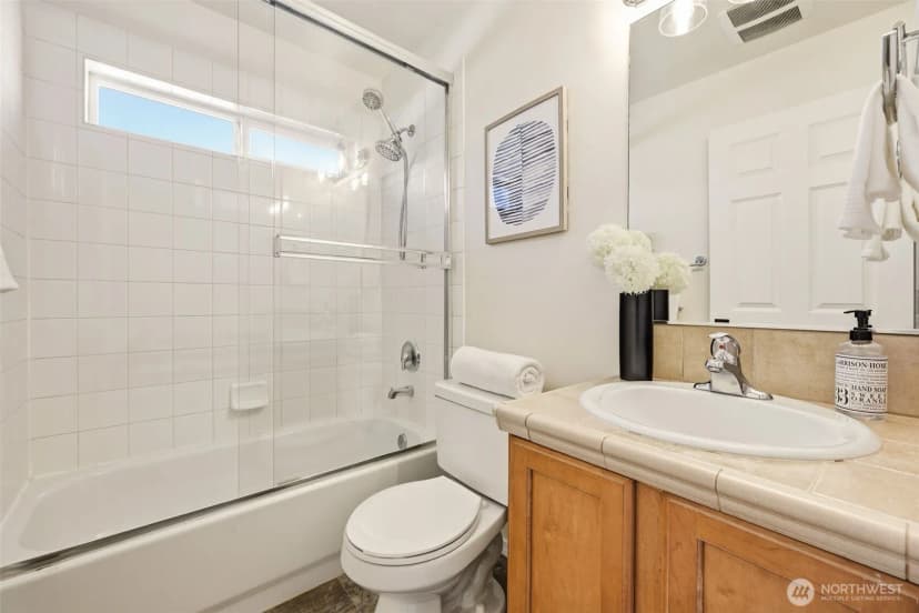 Property photo for 8847 9th Avenue Sw #a, Seattle photo 16