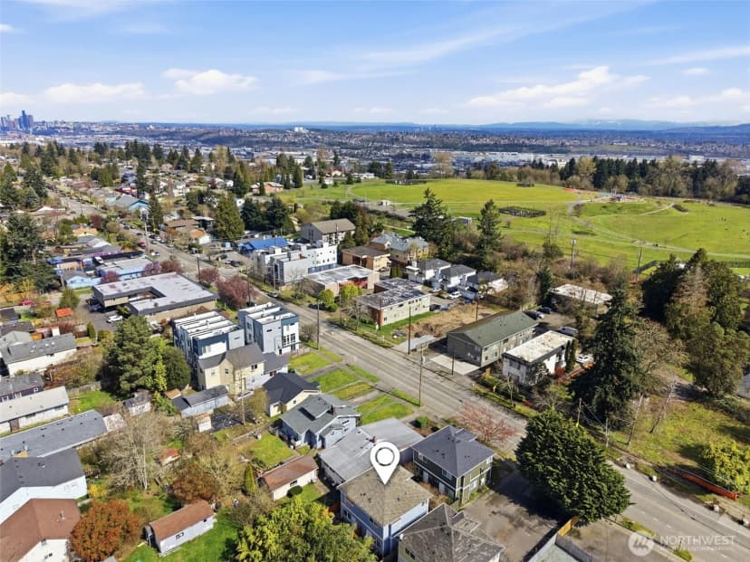 Property photo for 8847 9th Avenue Sw #a, Seattle photo 29