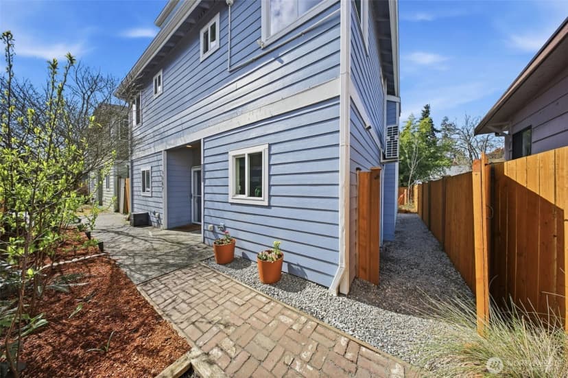 Property photo for 8847 9th Avenue Sw #a, Seattle photo 5