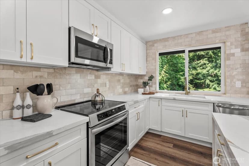 Property photo for 4103 204th Avenue Ne, Sammamish photo 7