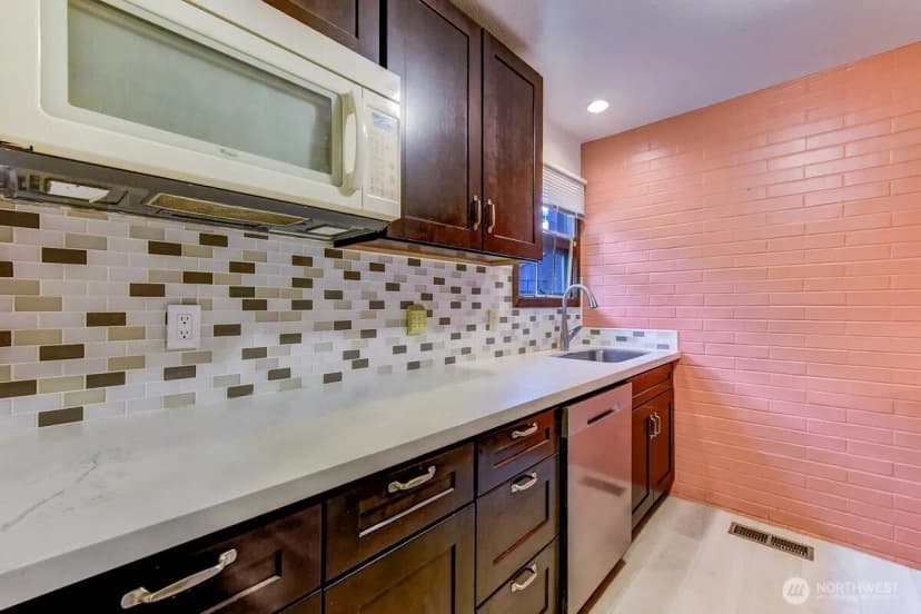Property photo for 10830 Glen Acres Drive S #t9, Seattle photo 10