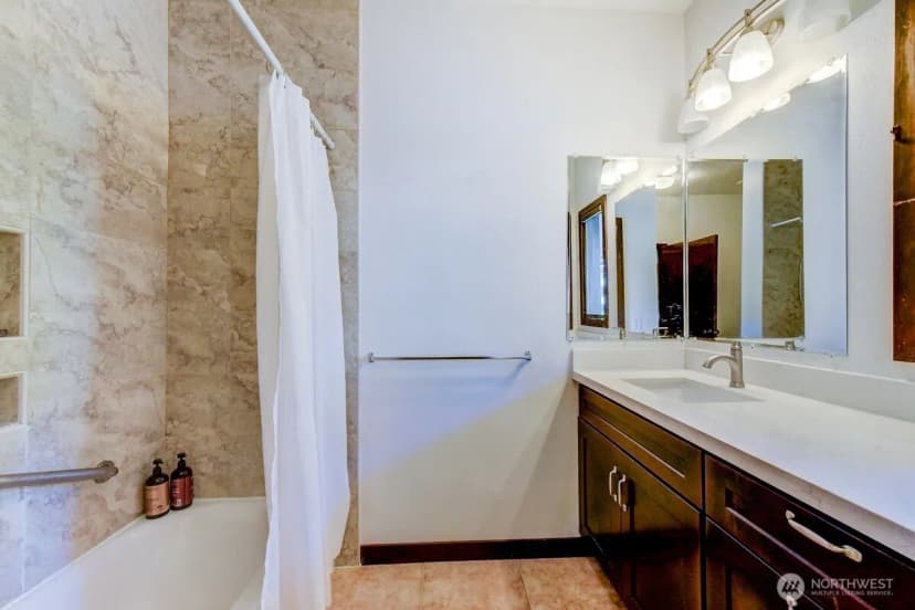 Property photo for 10830 Glen Acres Drive S #t9, Seattle photo 16