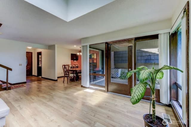 Property photo for 10830 Glen Acres Drive S #t9, Seattle photo 5