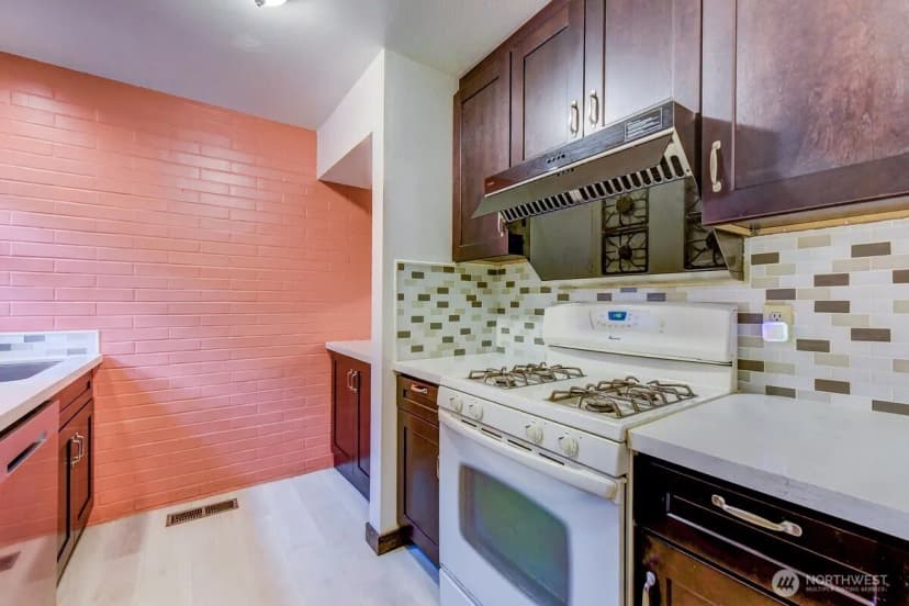 Property photo for 10830 Glen Acres Drive S #t9, Seattle photo 9