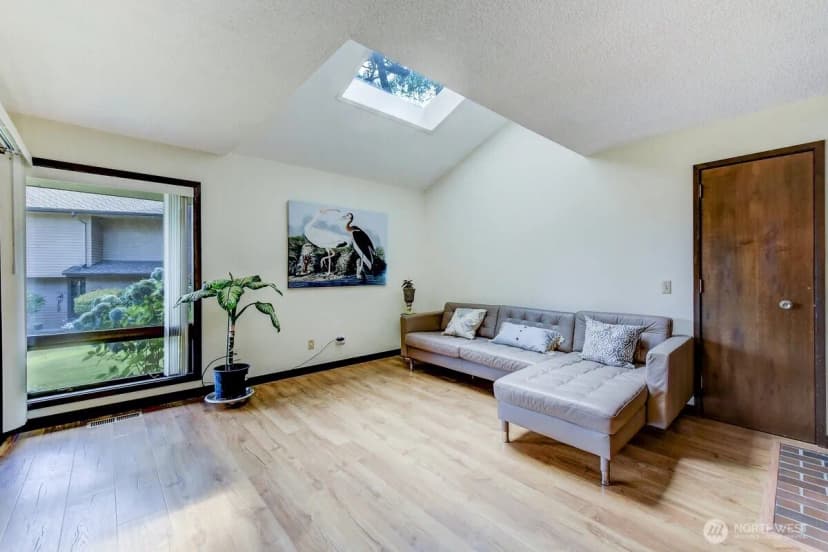Property photo for 10830 Glen Acres Drive S #t9, Seattle photo 4