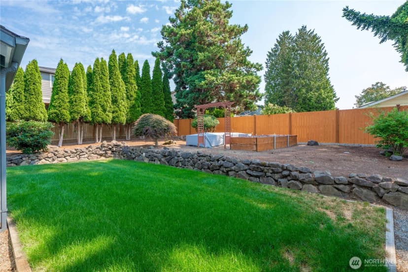 Property photo for 820 Monroe Avenue Ne, Renton photo 33