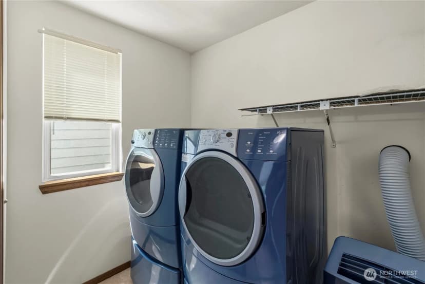 Property photo for 820 Monroe Avenue Ne, Renton photo 27
