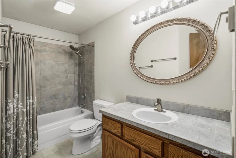 Property photo for 820 Monroe Avenue Ne, Renton photo 21