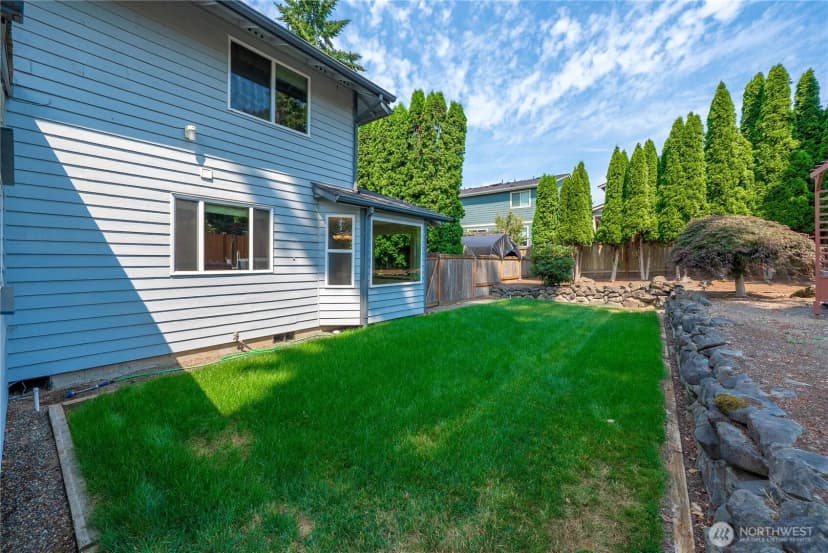 Property photo for 820 Monroe Avenue Ne, Renton photo 34