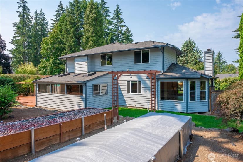 Property photo for 820 Monroe Avenue Ne, Renton photo 36