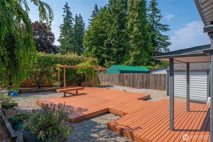Property photo for 820 Monroe Avenue Ne, Renton photo 30