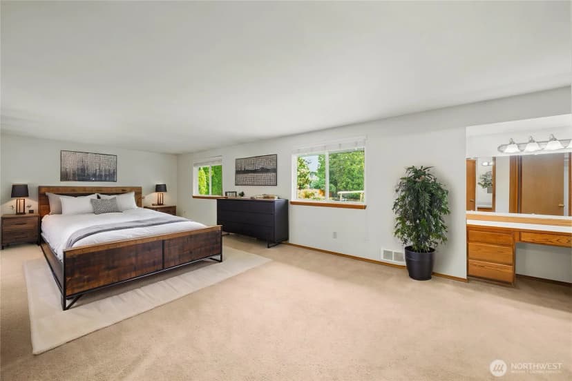 Property photo for 820 Monroe Avenue Ne, Renton photo 19