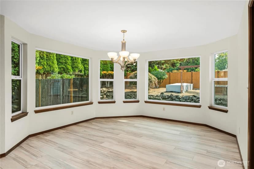 Property photo for 820 Monroe Avenue Ne, Renton photo 18