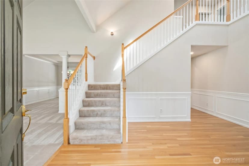 Property photo for 20534 Ne 33rd Court Ne, Sammamish photo 5