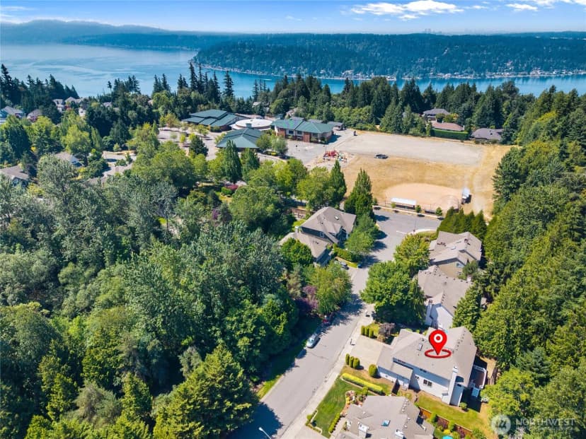 Property photo for 20534 Ne 33rd Court Ne, Sammamish photo 36